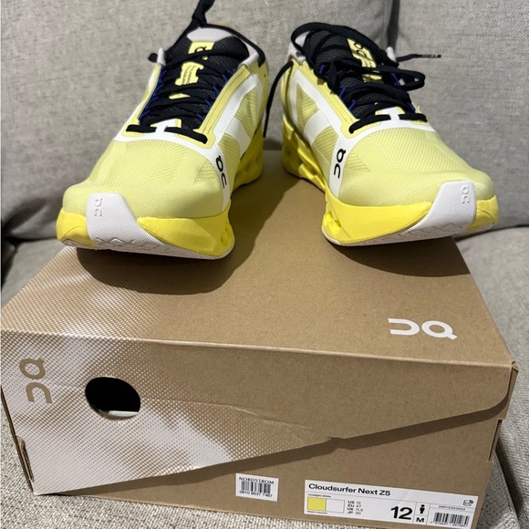 Athletic_Shoes